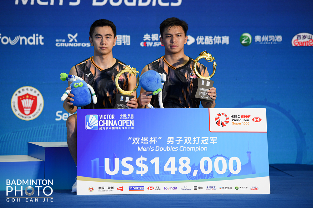 Sze Fei-Nur Izzuddin prevents an all-China clean sweep at China